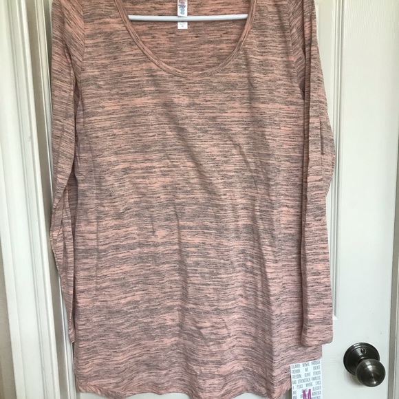 shirts and dresses - Picture 6 of 16